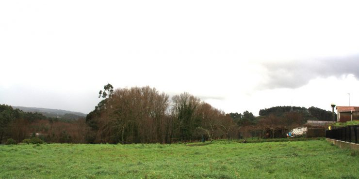 Finca Urbana de 2.400 m² en Abegondo